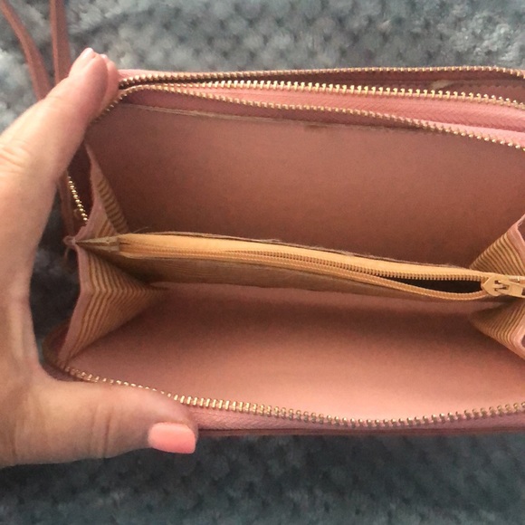 Wristlet wallet Deep mauve color 2 zippers Fashion& Classic roomy12 card slots - Picture 3 of 7